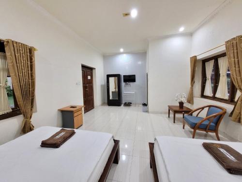 ndalem katong guest house ponorogo
