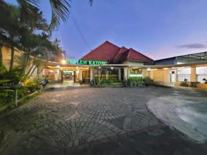 ndalem katong guest house ponorogo
