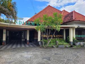 ndalem katong guest house ponorogo