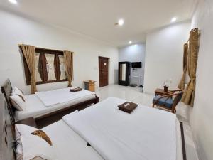 ndalem katong guest house ponorogo