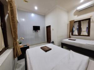 ndalem katong guest house ponorogo