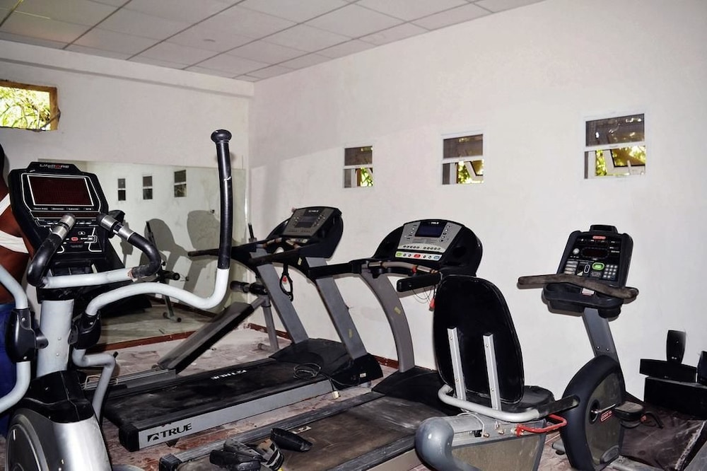 clen phil hotels and suites