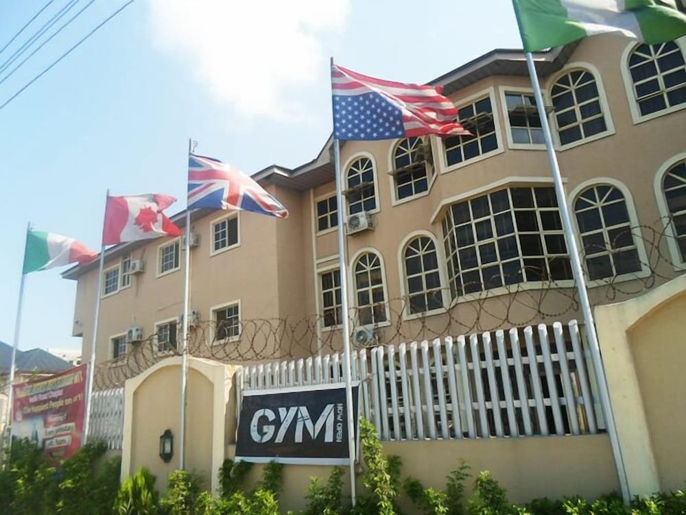 clen phil hotels and suites