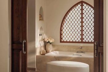 oneandonly royal mirage