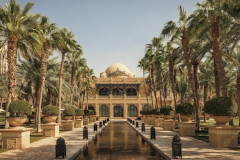 oneandonly royal mirage