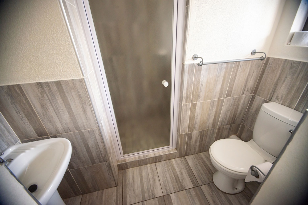 ecomotel kempton park