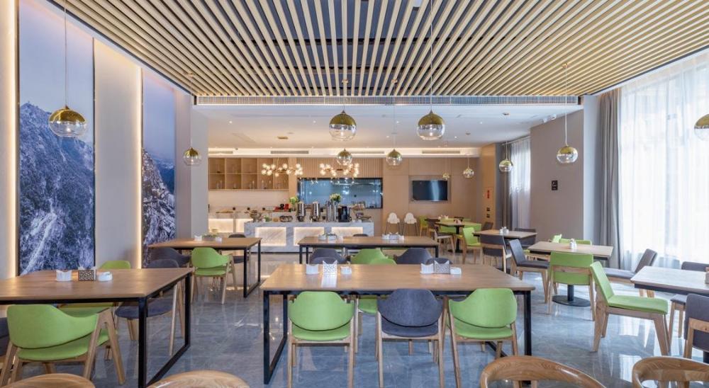 atour hotel mulan pishang building wuhan