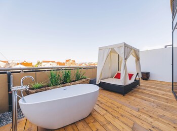 atour hotel mulan pishang building wuhan