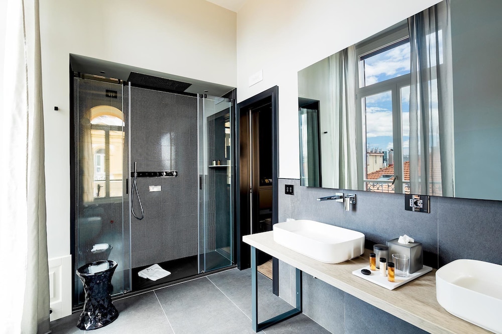 amadomus luxury suites