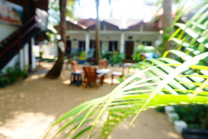 star rest beach hotel arugambay