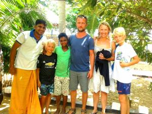 star rest beach hotel arugambay