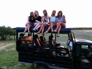 star rest beach hotel arugambay