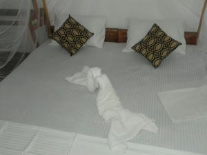 star rest beach hotel arugambay