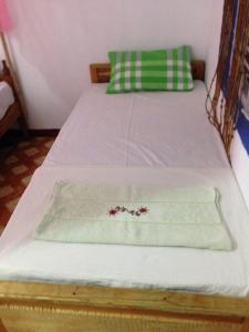 star rest beach hotel arugambay