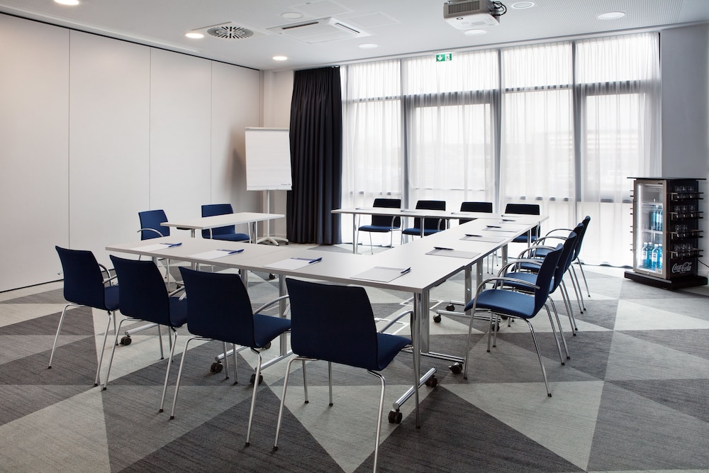 holiday inn express kaiserslautern an ihg hotel