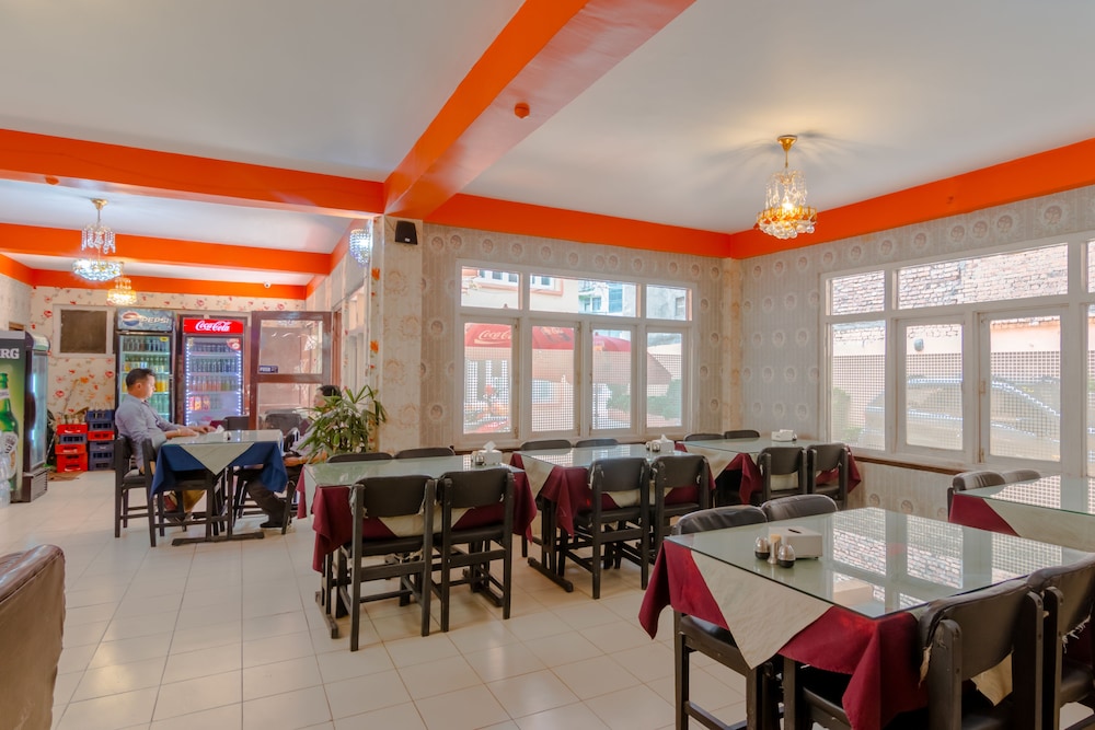 hotel river holiday inn