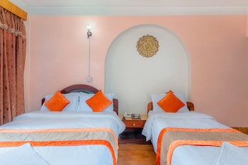 hotel river holiday inn