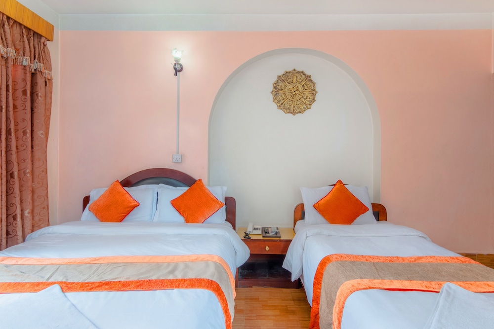 hotel river holiday inn