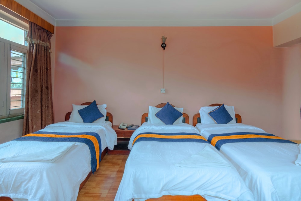 hotel river holiday inn