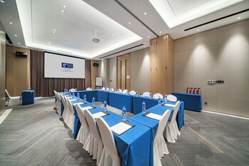 holiday inn express nanchang west station an ihg hotel