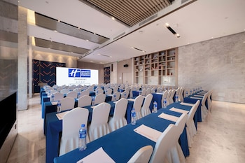 holiday inn express nanchang west station an ihg hotel