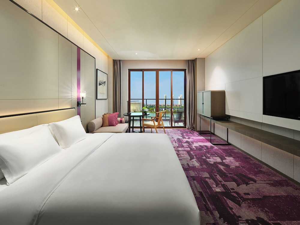 crowne plaza wuxi lake view an ihg hotel
