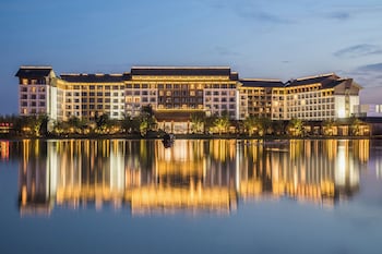crowne plaza wuxi lake view an ihg hotel