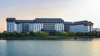 crowne plaza wuxi lake view an ihg hotel