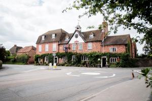 the hinds head