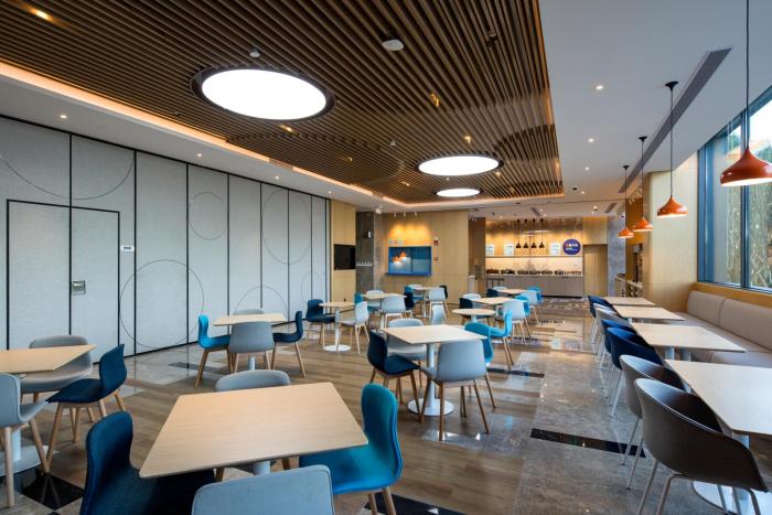 holiday inn express shanghai kangqiao