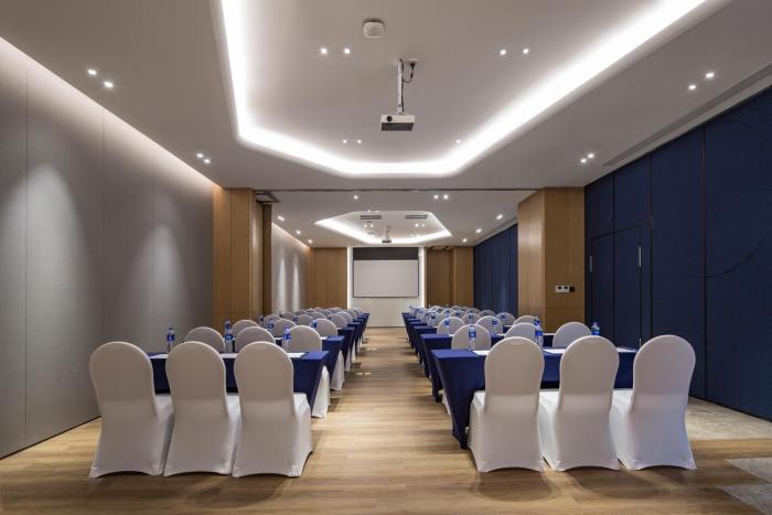 holiday inn express shanghai kangqiao