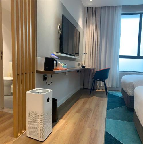 holiday inn express shanghai kangqiao