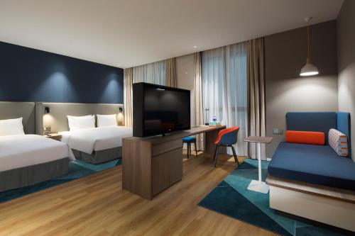 holiday inn express shanghai kangqiao