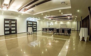 hotel embassy