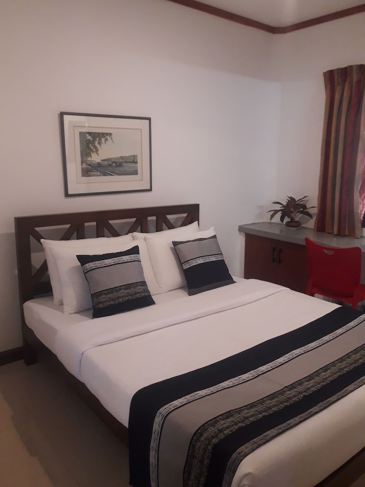 pinnawala backpack residencies