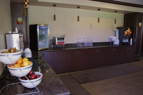 comfort suites edinboro