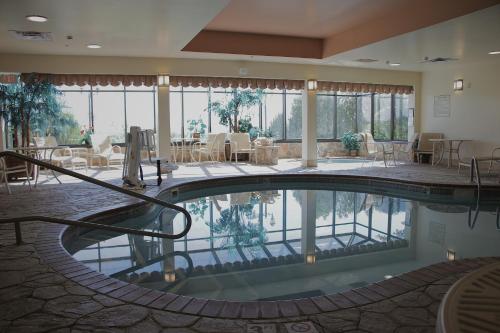 comfort suites edinboro