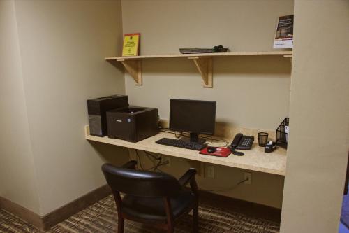 comfort suites edinboro