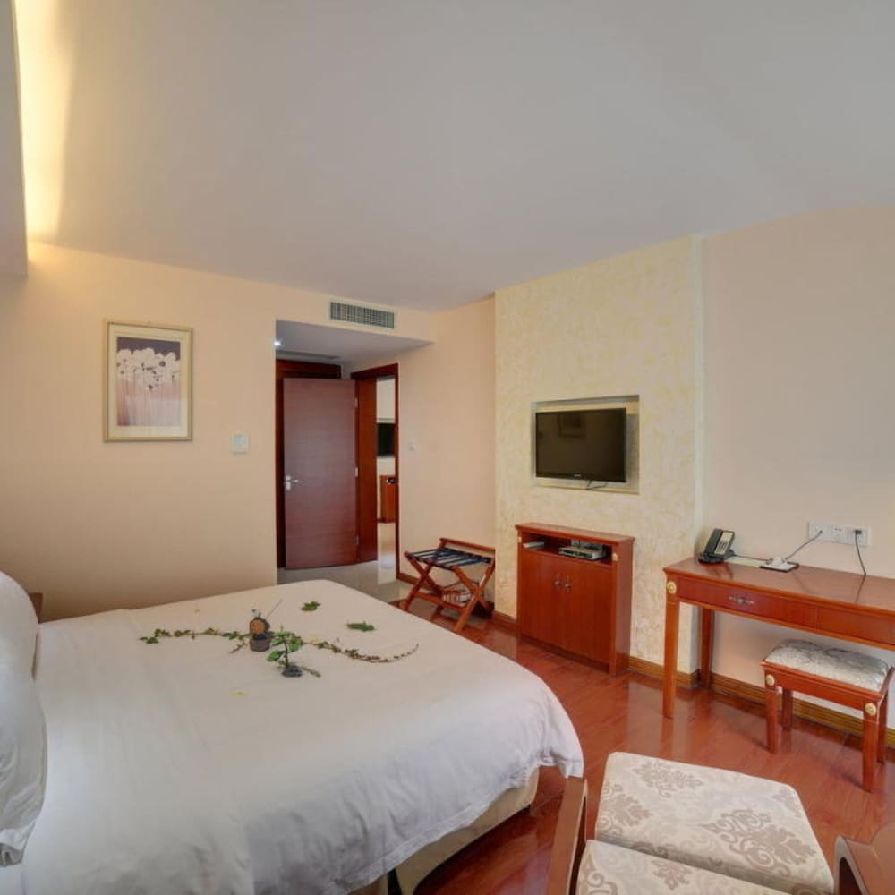 southeast huadu hot spring hotel
