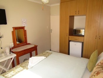 Yolonwabo Bed And Breakfast,In East London,3 star