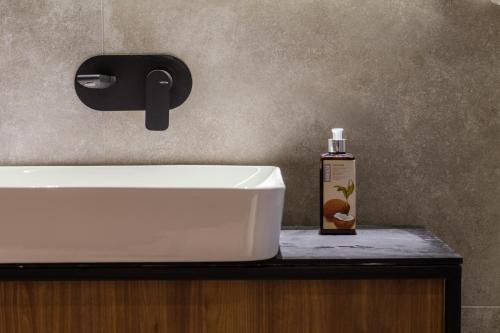 dezman luxury center