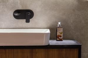 dezman luxury center