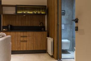 dezman luxury center