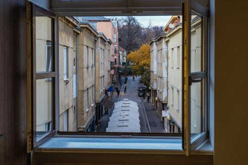 dezman luxury center