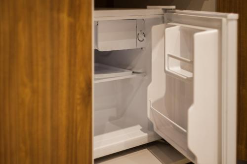 dezman luxury center