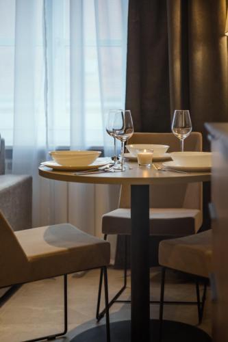 dezman luxury center