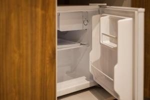 dezman luxury center