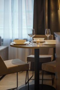 dezman luxury center