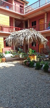 shwe wun yan motel