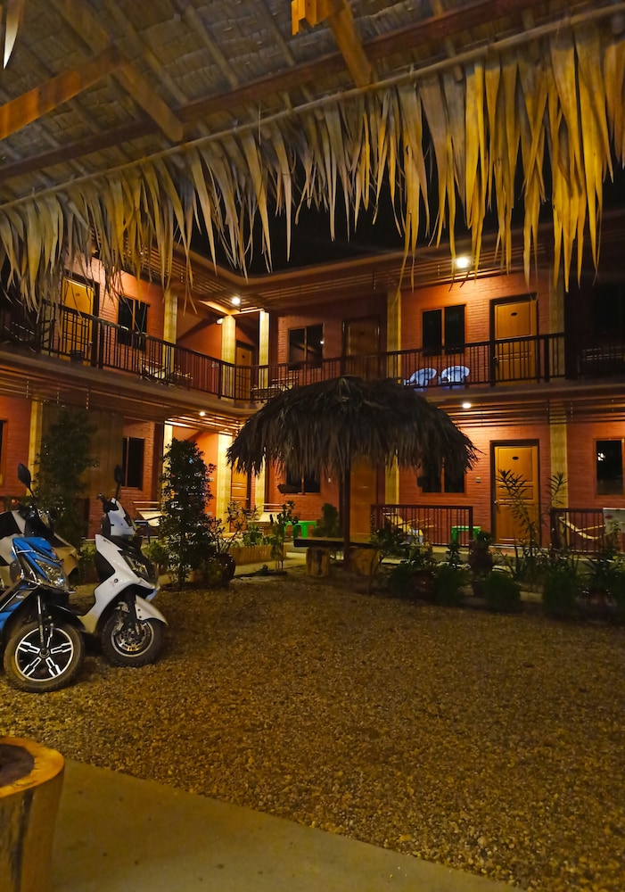 shwe wun yan motel